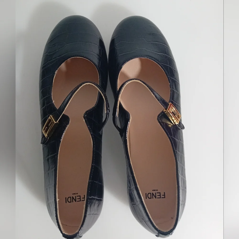 FENDI New Kids cute Black Leather Shoes in size 36 100% Authentic